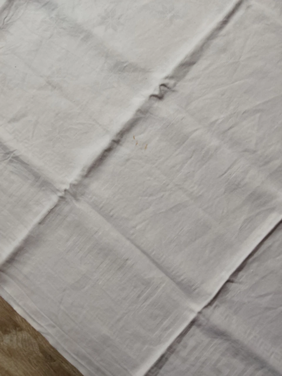 Lote de roupas antigas com desgaste e defeitos – photo 9
